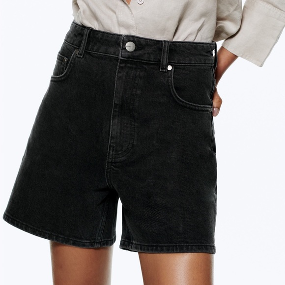 Zara Pants - NWT Zara Black 90’s Bermuda High Rise Jean Shorts